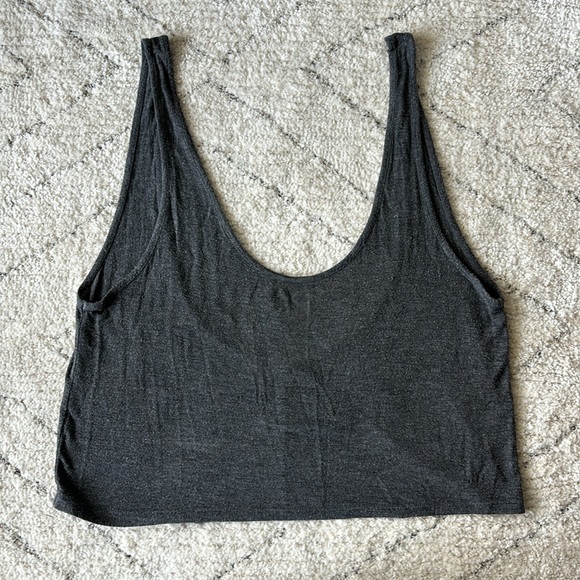 FREE Brandy Melville One Size Slouchy Backless Tanktop - Picture 4 of 9